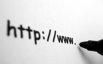 Dominios, hosting y CMS: guía simplificada para empezar desde cero una página web
